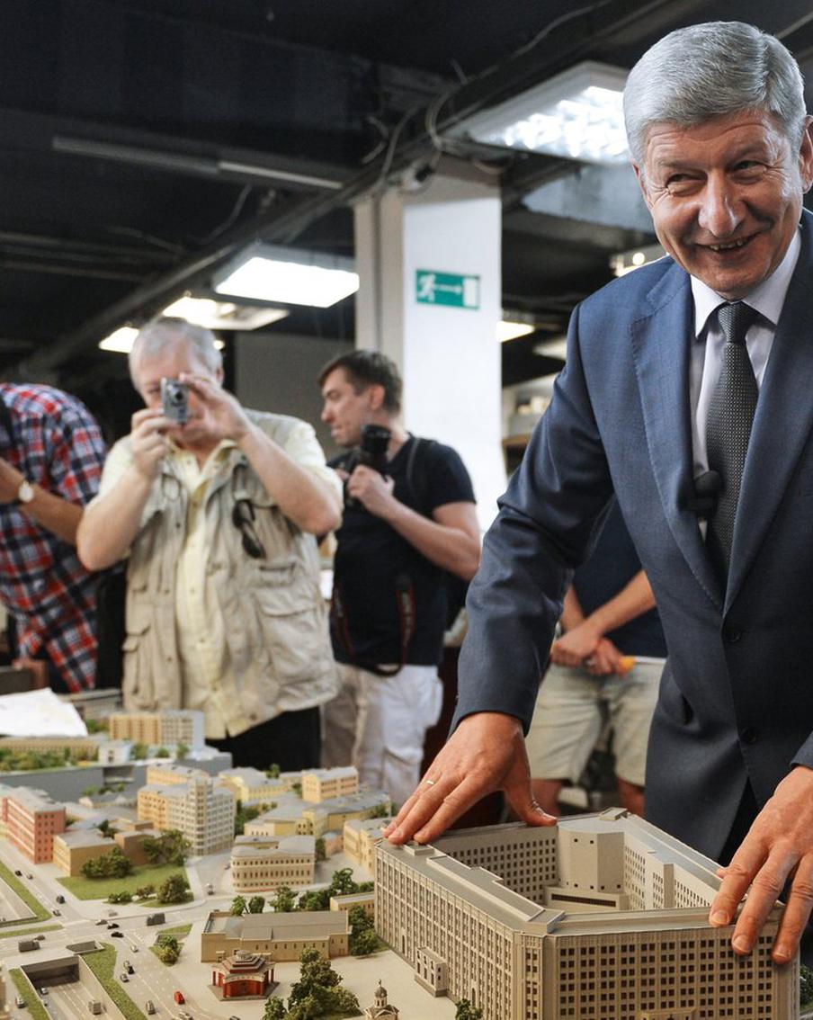 Москва строится с опережением графиков: о планах на 2024 год рассказал Сергей Лёвкин