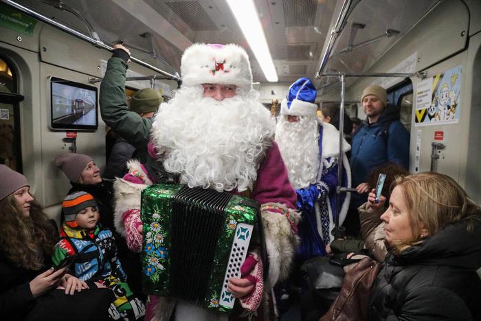 Чек-лист на декабрь: написать письмо Деду Морозу, связать шарф и вспомнить Тютчева