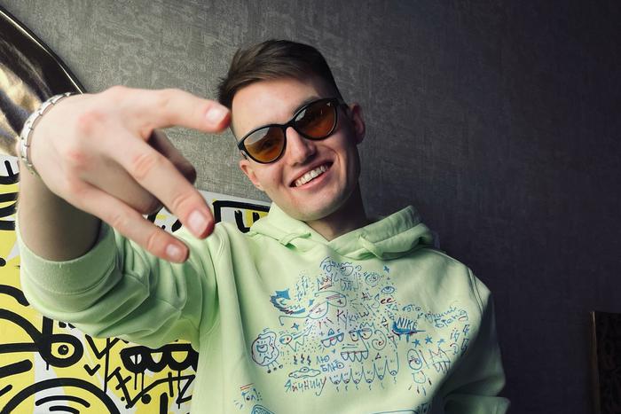 Незрячий футболист приехал в Москву и устроился курьером, чтобы изучить все станции метро