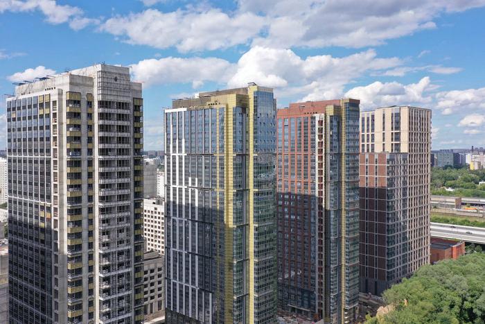 Более 77 тысяч рабочих мест создадут в офисах, почти 13 тысяч – в промышленности