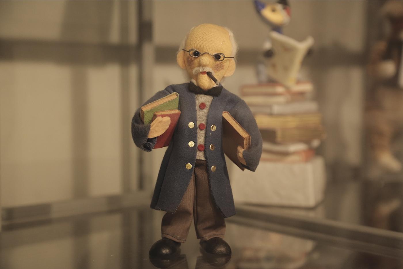 Фигурка, сделанная из ткани. Ручная работа.