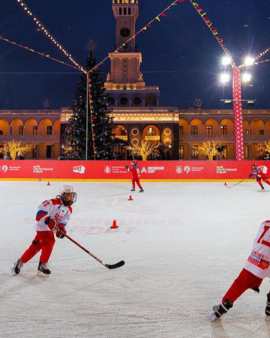 Собянин: На Северном речном вокзале открылся каток с искусственным льдом