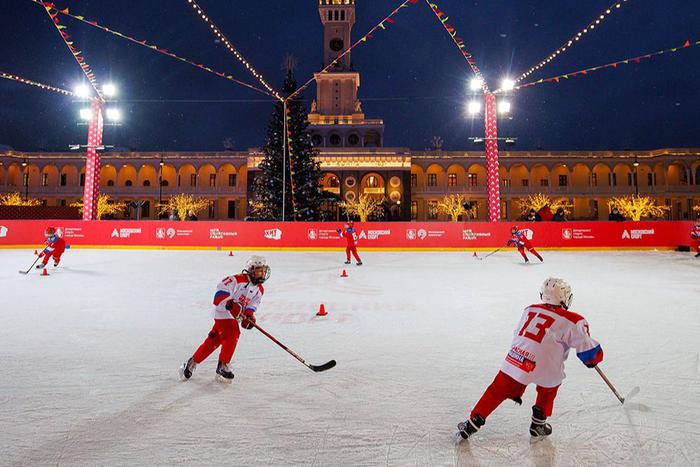 Собянин: На Северном речном вокзале открылся каток с искусственным льдом