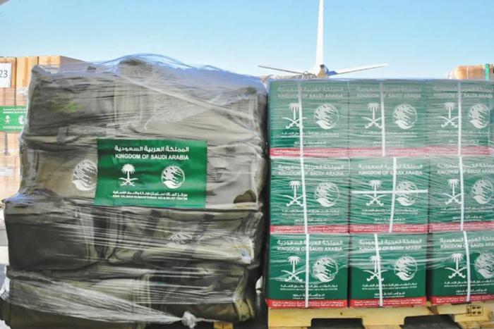 В Египет прибыл чередной самолёт из Саудовской Аравии с гуманитарной помощью Газе