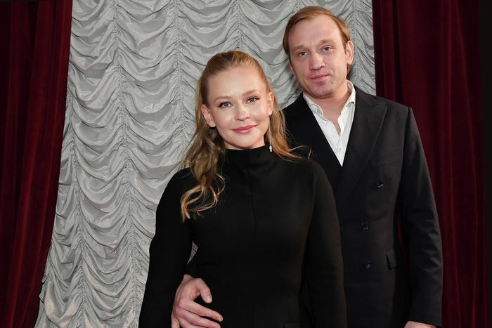 Юлия Пересильд тайно вышла замуж за актёра Михаила Тройника