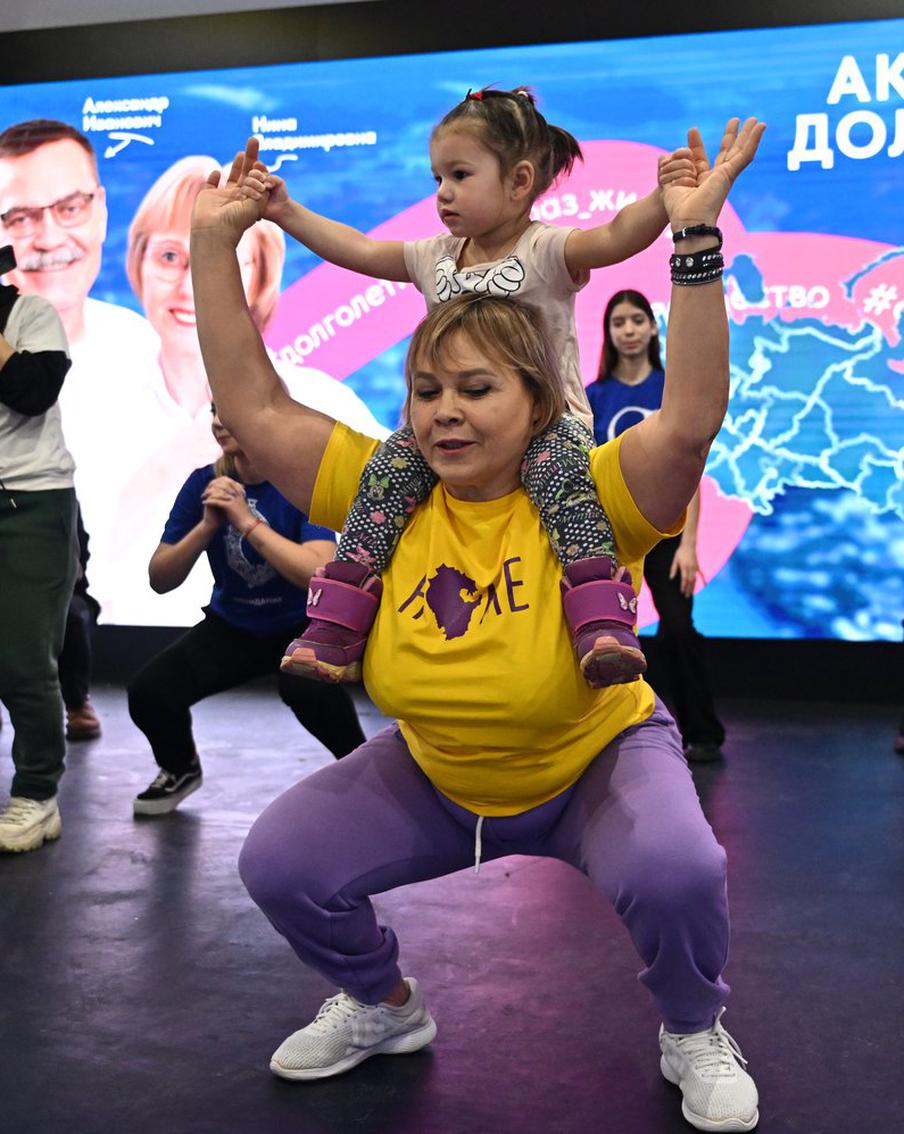 Тренировка в стиле турбо: блогер и спортсменка Турбоненейка зарядила всех позитивом