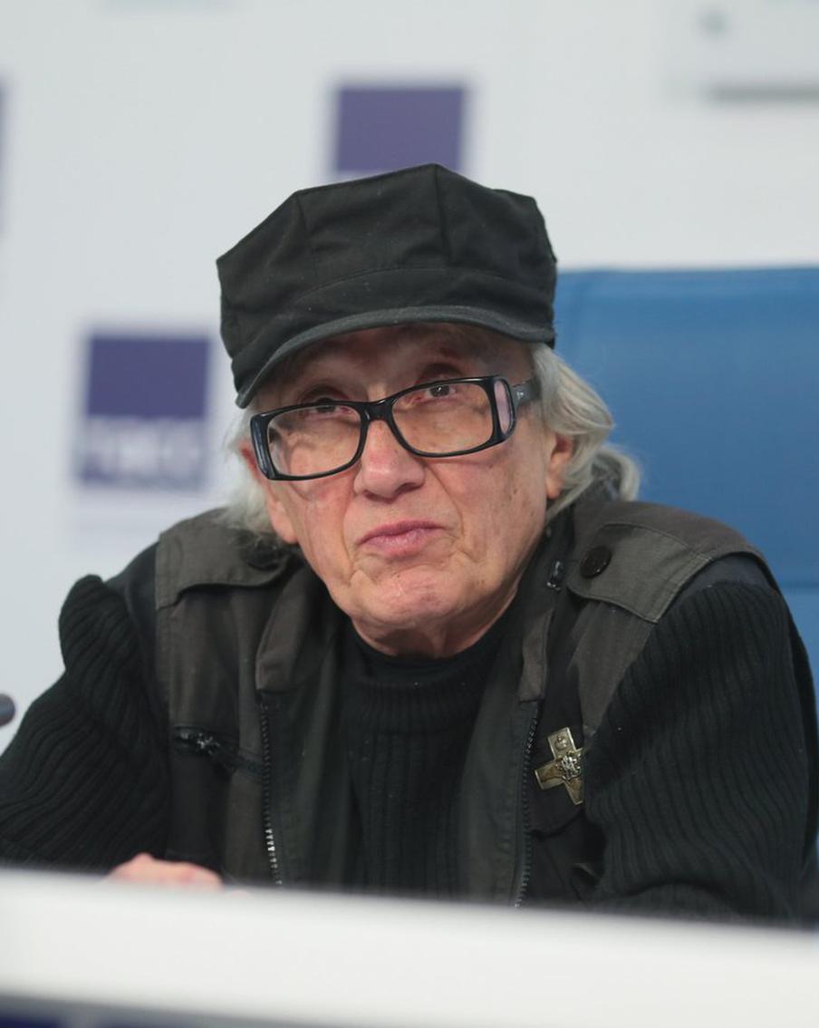 Михаил Шемякин рассказал, что отец-беспризорник дал ему больше матери-аристократки