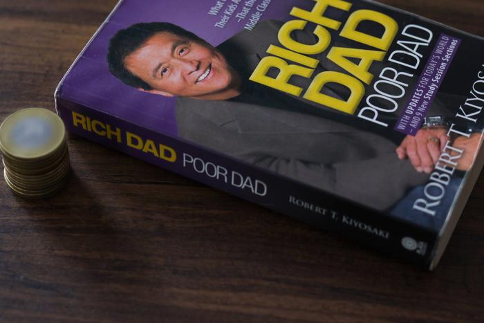 Как пережить кризис, депрессию и войну? "Богатый папа" Кийосаки назвал три актива