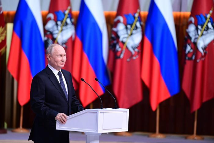 Владимир Путин впервые приехал на выставку "Россия" на ВДНХ