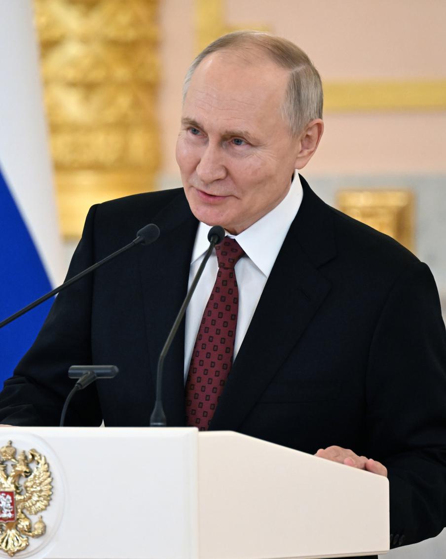 Американский влиятельный журнал выдвинул Путина на звание "человек года"