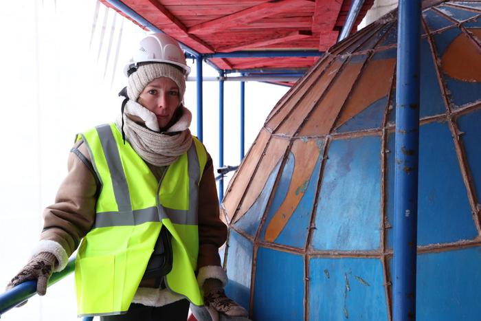 "У него сложная судьба": на Центральном телеграфе реставрируют знаменитый глобус