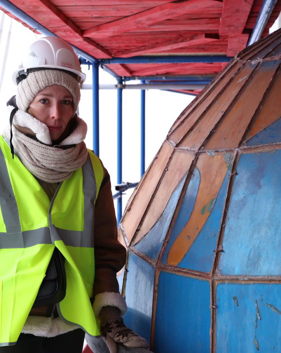 "У него сложная судьба": на Центральном телеграфе реставрируют знаменитый глобус