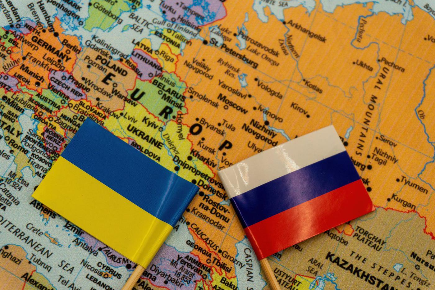 "Известия" узнали о готовности РФ к переговорам с Украиной в странах Запада
