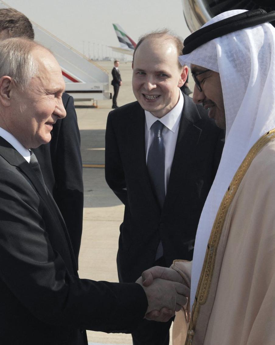 Путин приземлился в столице ОАЭ