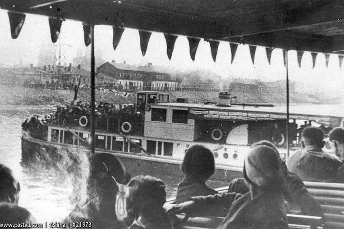 Как Москва-река спасала жителей столицы во время войны. Почему  немцы не смогли потопить ни одно из судов