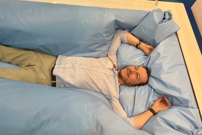 На научно-практическом форуме москвичи тестировали средства для снятия стресса. Репортёр Metro тоже приобщился к поискам своего средства для расслабления