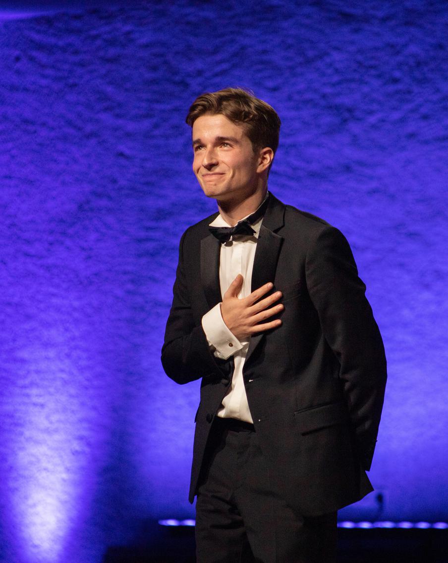 Лоренцо Баньяти: "Русский язык позволяет мне выразить всю глубину чувств". Известный итальянский пианист и блогер дал интервью Metro