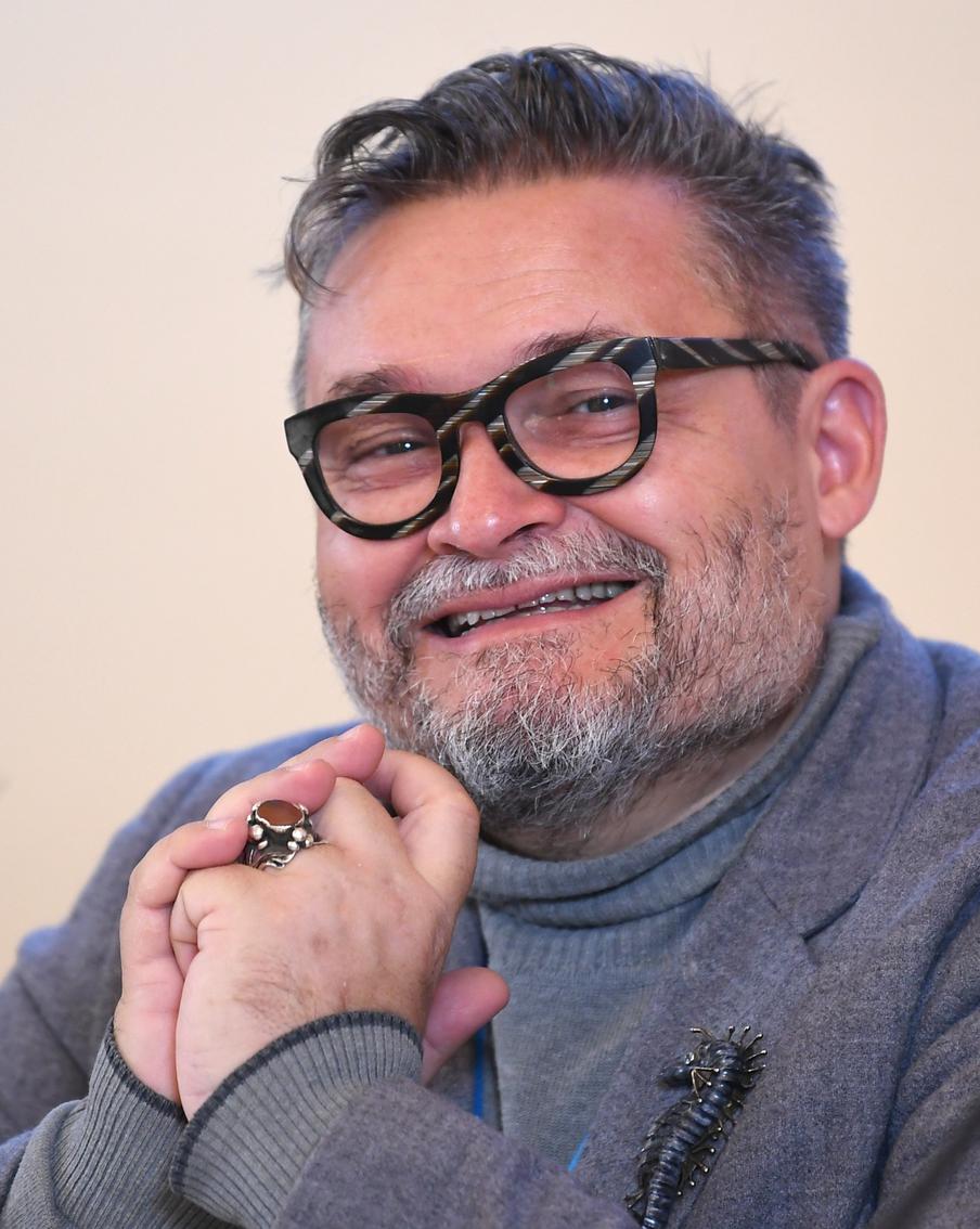 В МГУ не планируют продлевать контракт с историком моды Васильевым