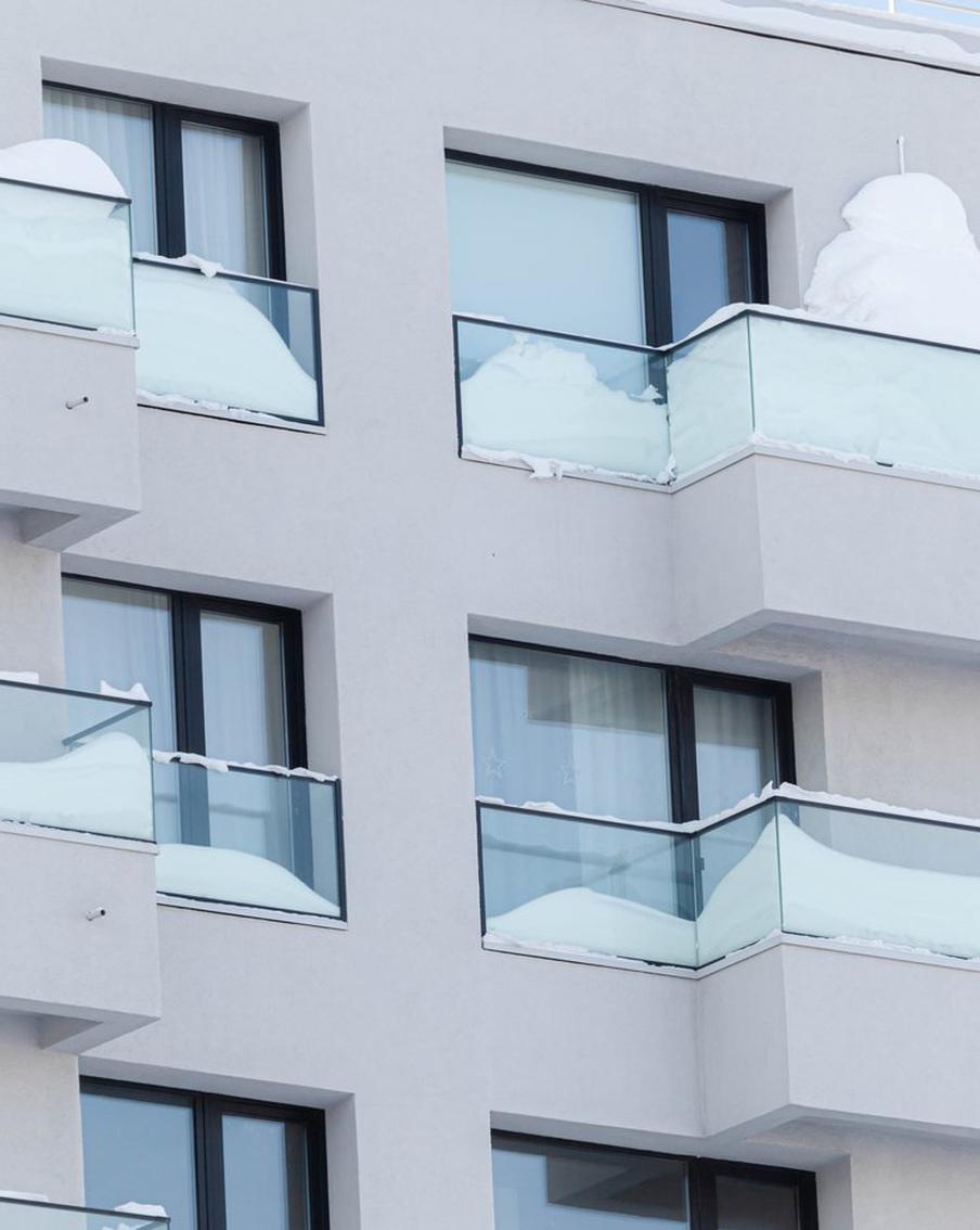 Спасатели помогли жительнице Подмосковья, которую на балконе запер сын