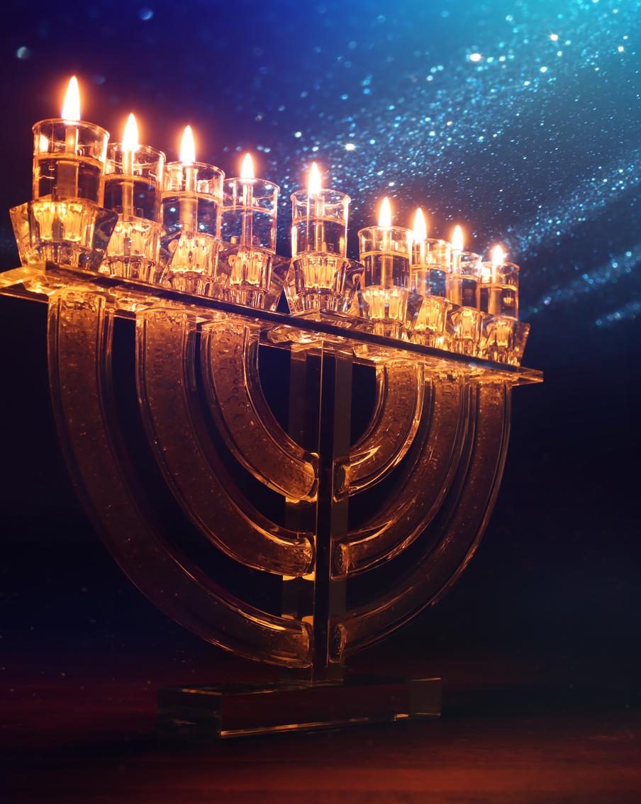 Сегодня иудеи всего мира приступили к празднованию Хануки – праздника надежды, света и радости