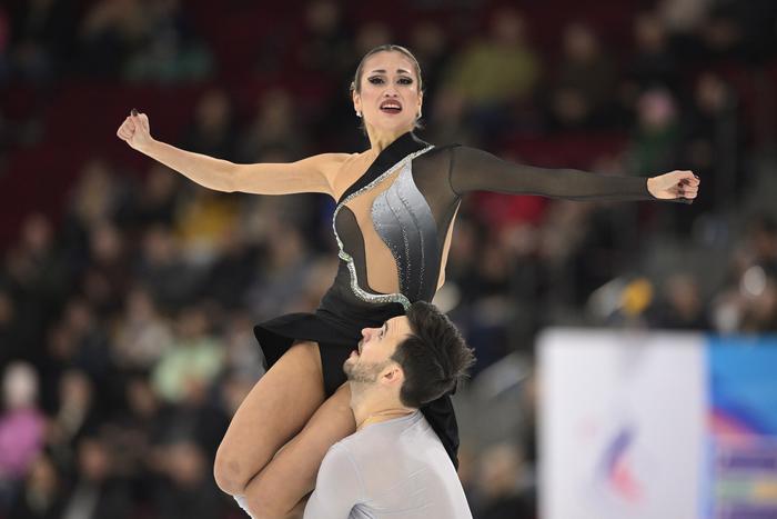 "Очень хочется на мировую арену": титулованная фигуристка Елизавета Худайбердиева дала интервью Metro