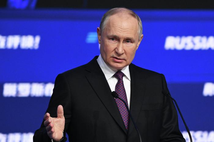 Владимир Путин выступил на форуме "Россия зовёт!": главное