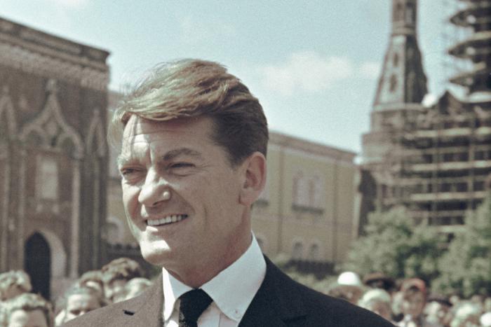 Жан Маре сам выполнял трюки в кино и несколько раз приезжал в СССР