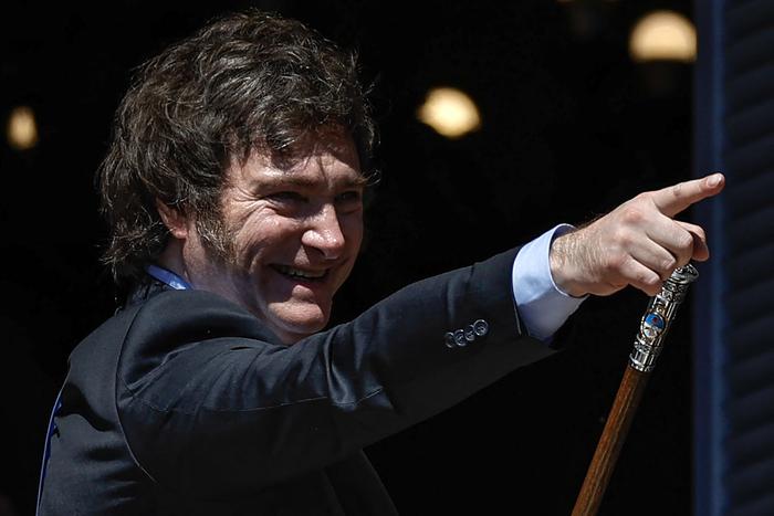 Хавьер Милей тайно принял присягу нового правительства Аргентины