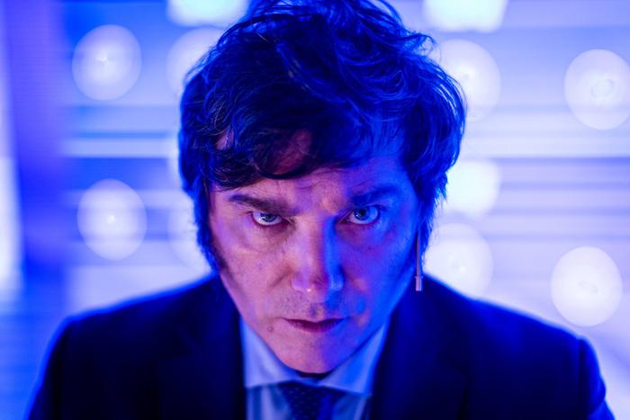 "Экономист с бензопилой" стал президентом Аргентины. Что ждёт страну при Хавьере Милее?