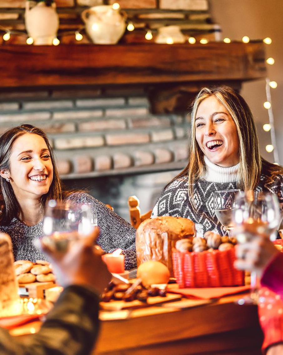 Эксперты рассказали, как правильно питаться во время новогодних праздников