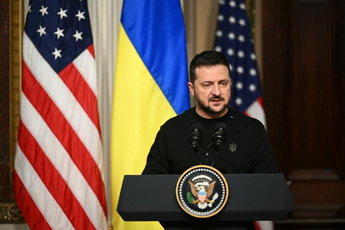 Российский посол в США назвал Зеленского киевским попрошайкой