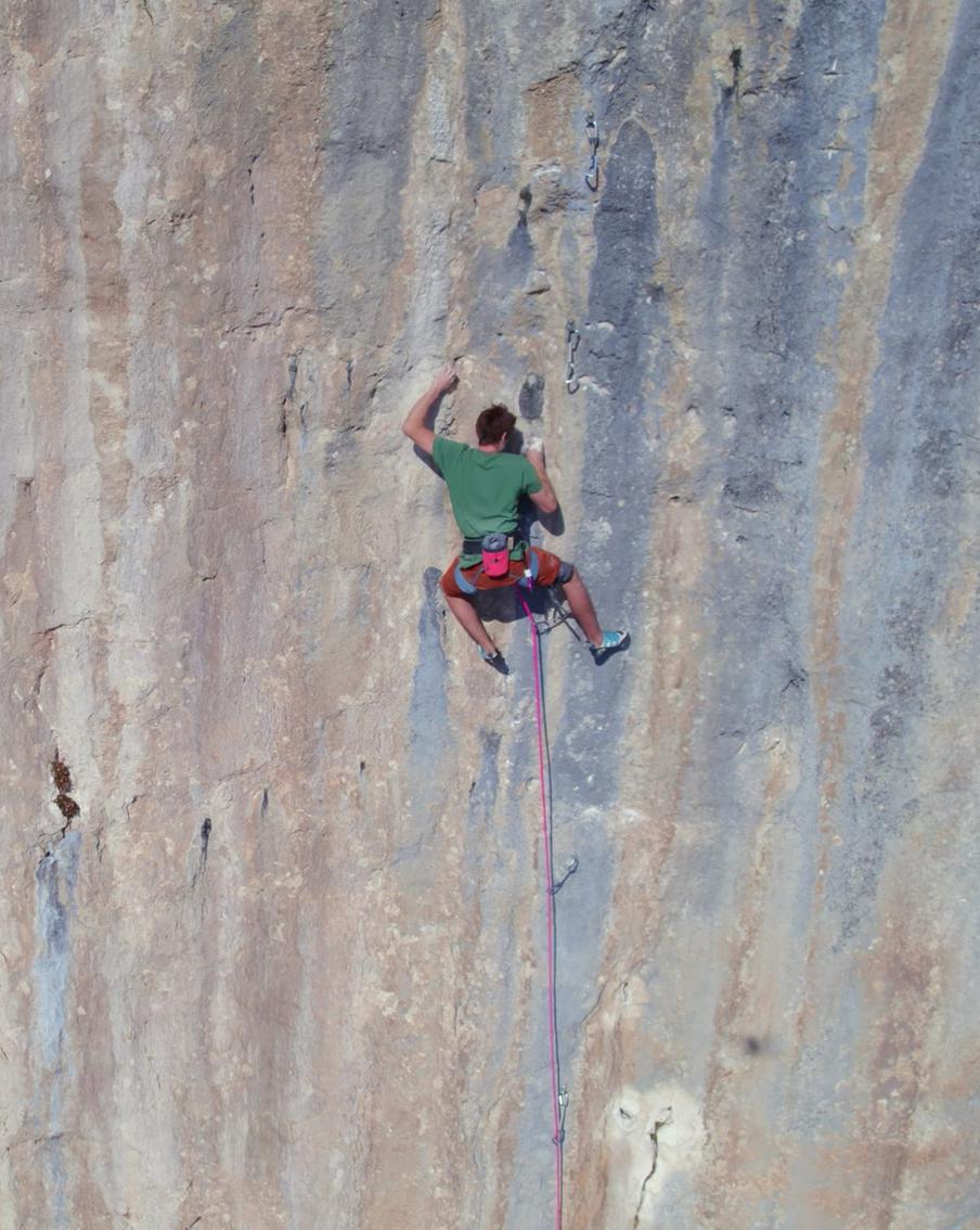 Cкалолаз из Франции Себастьян Буин прошёл маршрут Narcissus категории 9a/+