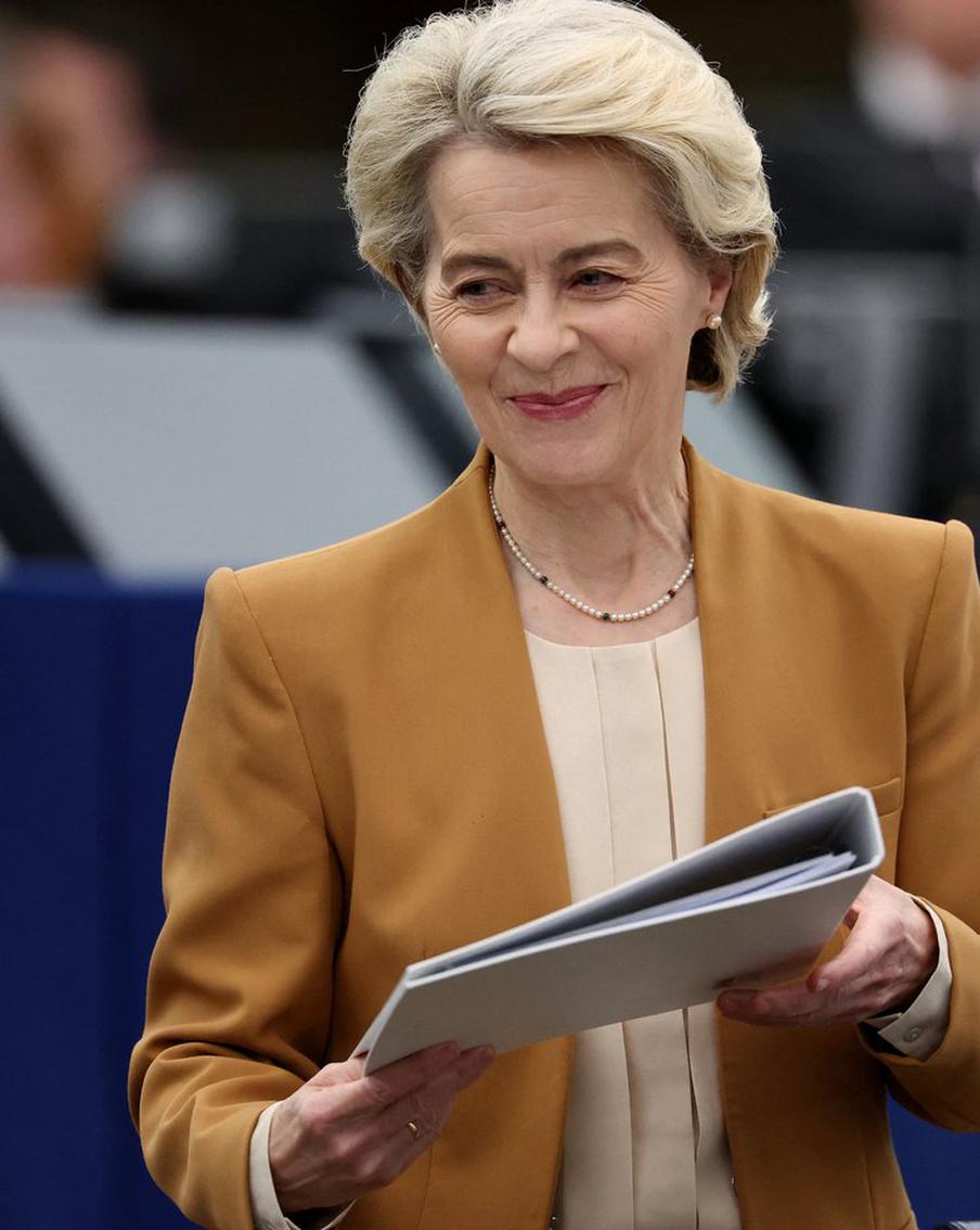 Речь главы Еврокомиссии в Европарламенте завершилась под собачий лай