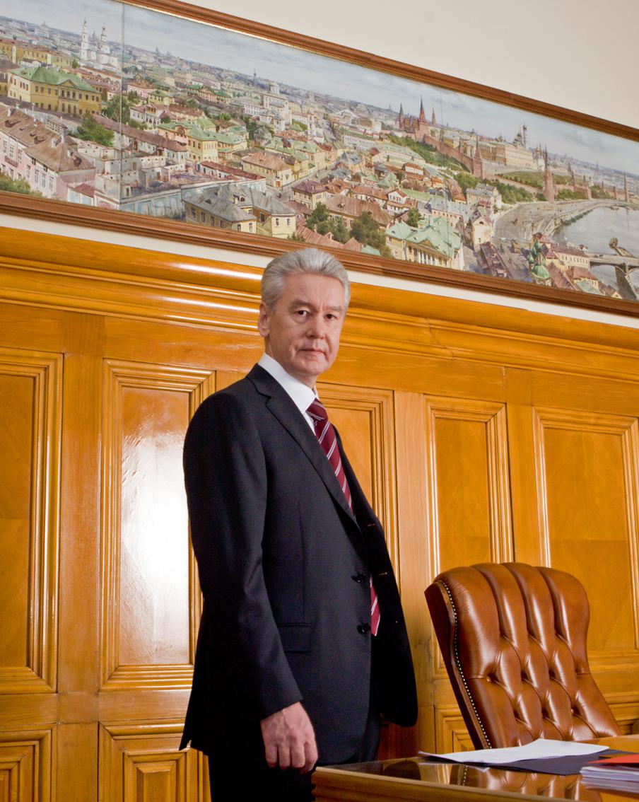 Мэр Москвы сообщил, что расчёты ПВО ВС РФ уничтожили два беспилотника ВСУ, летевших к Москве