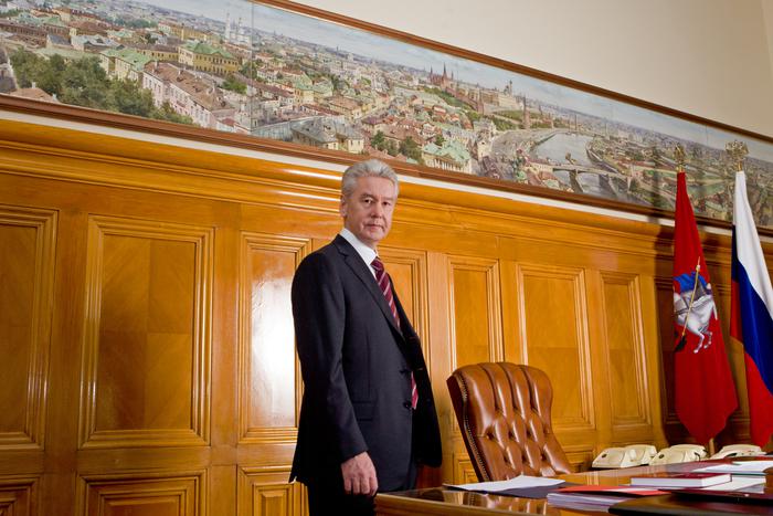 Мэр Москвы сообщил, что расчёты ПВО ВС РФ уничтожили два беспилотника ВСУ, летевших к Москве