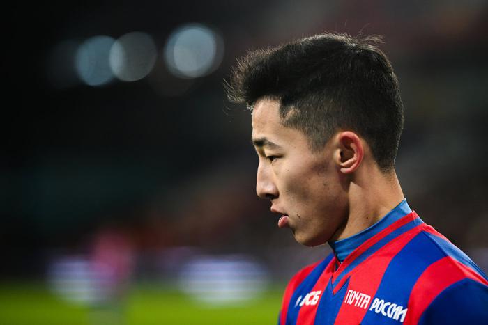 Футболист из РПЛ может потеснить Беллингема: полузащитник ЦСКА претендует на почётную премию