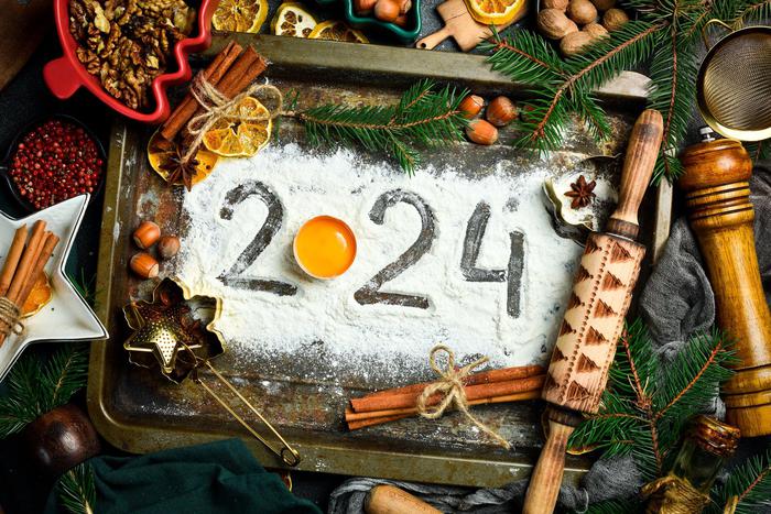 Диетолог рассказала, стоит ли сесть на диету перед новогодними праздниками