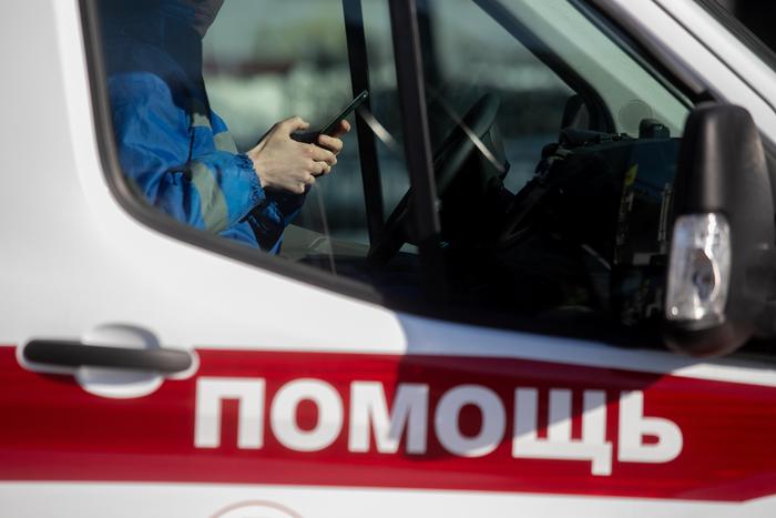 В Депздраве объяснили очереди из скорых у больниц в Москве