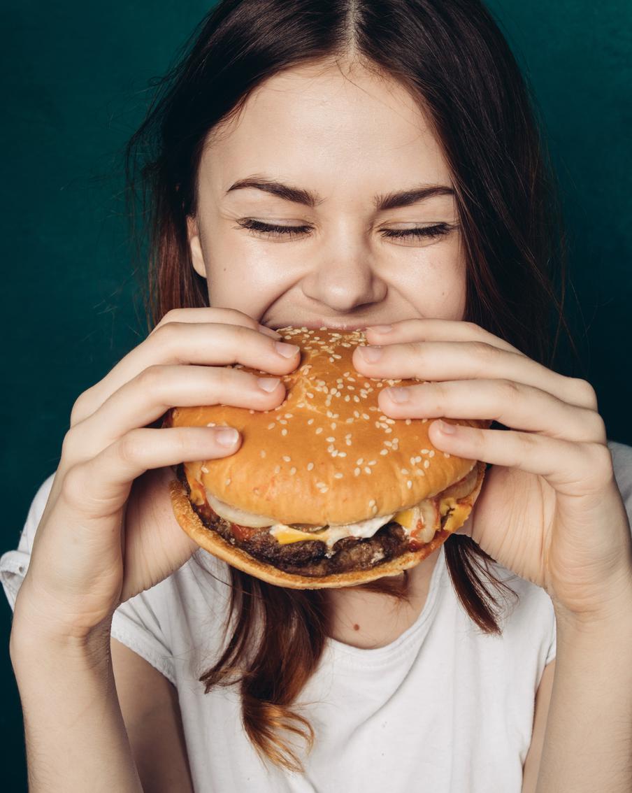 Учёные считают, что пристрастие к вредной пище могло сформироваться во времена эпидемии чумы