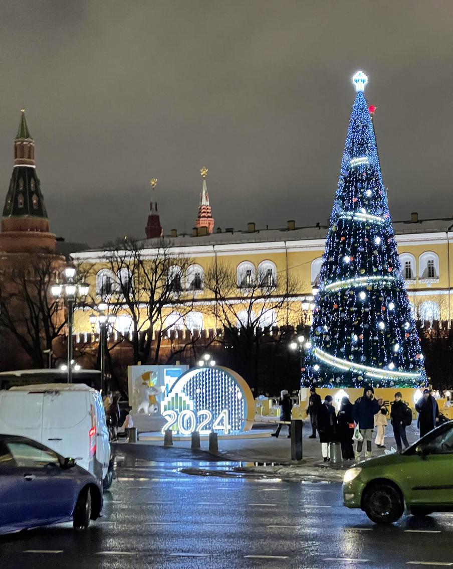 Москвичей предупредили о низком давлении и порывистом ветре
