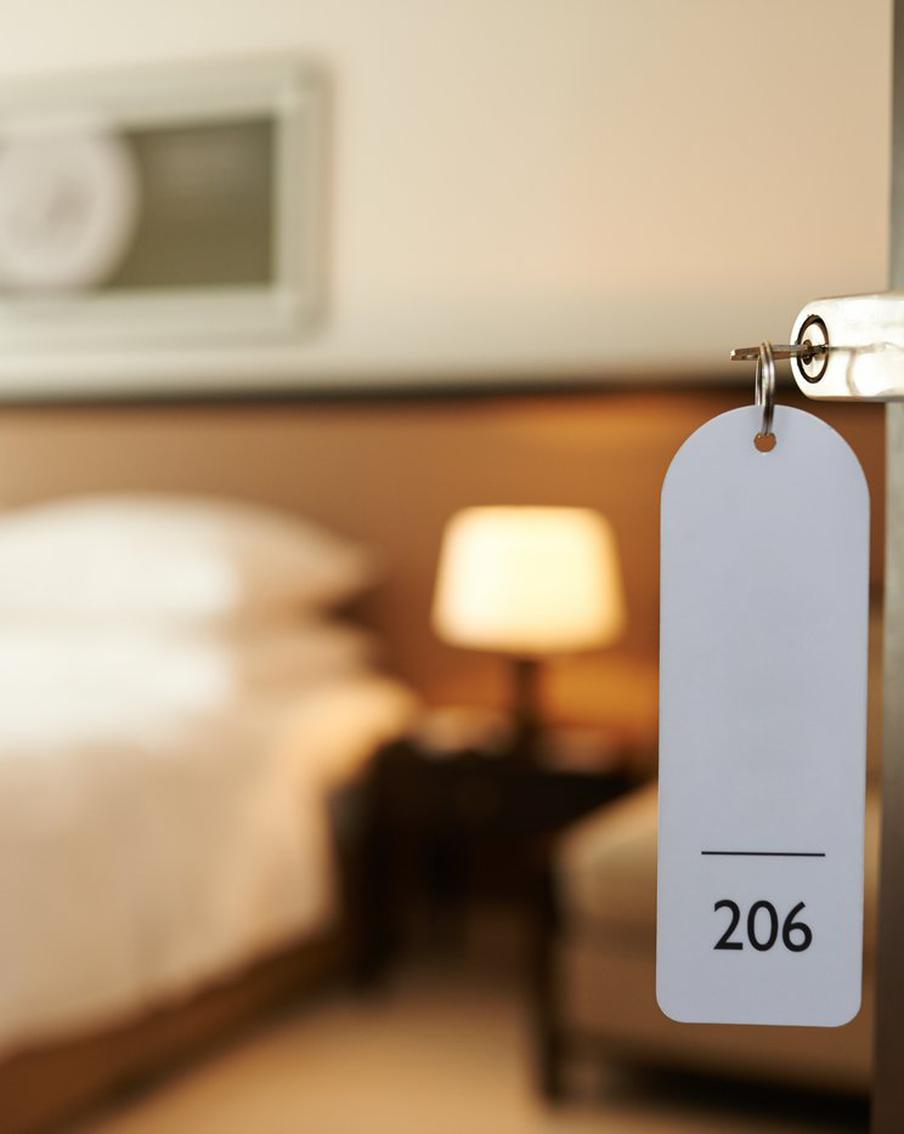 В России закрыли отель после отказа заселить военных