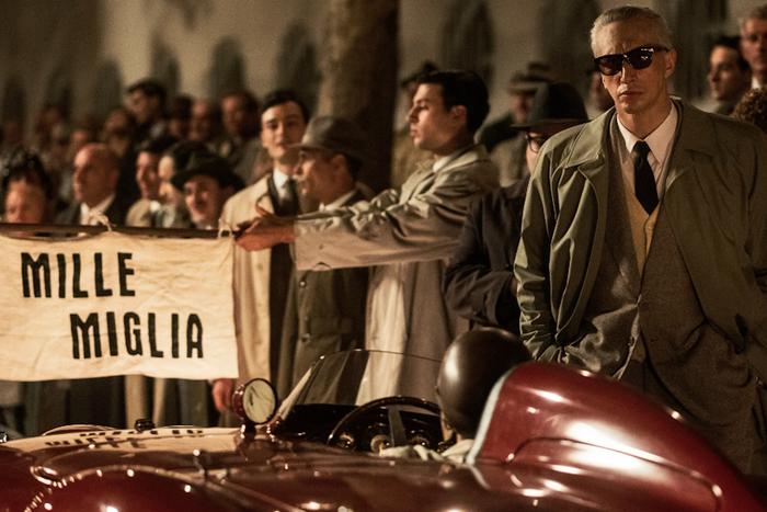 На экраны выходит фильм об Энцо Феррари. Metro рассказывает, чего ожидать зрителям