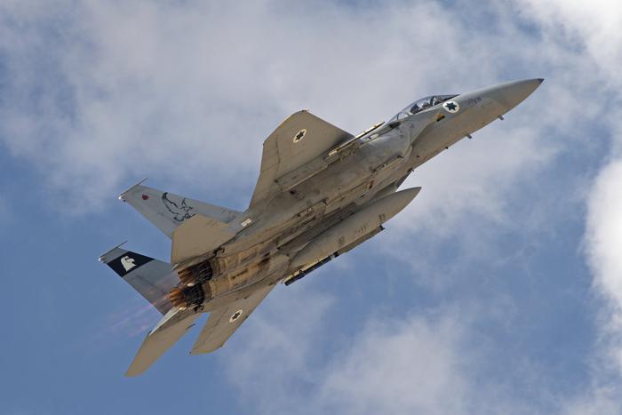 Армия обороны Израиля нанесла удар по оперативному командованию "Хезболлы" в Ливане