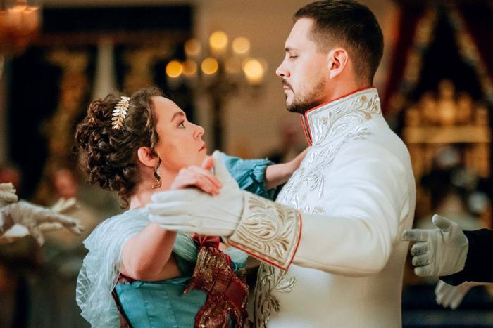 Биковичу доверили перевоспитание мажорки Тарасовой. В Москве состоялась премьера комедии "Холоп 2"