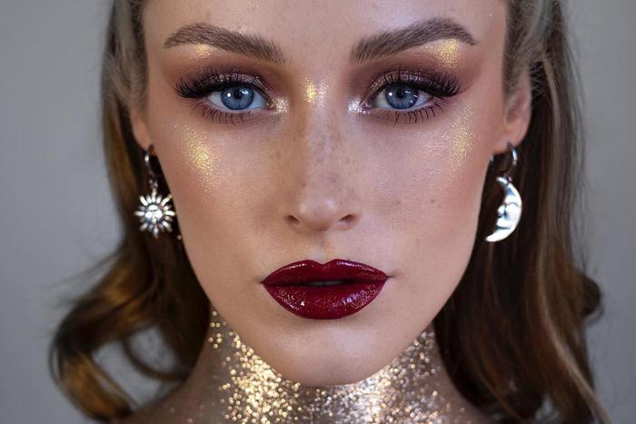 Макияж в новогоднюю ночь: советует звёздный визажист