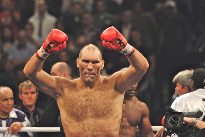 "Бьём так сильно, что любого можем скопытить": Николай Валуев вспомнил, как вошёл в историю бокса