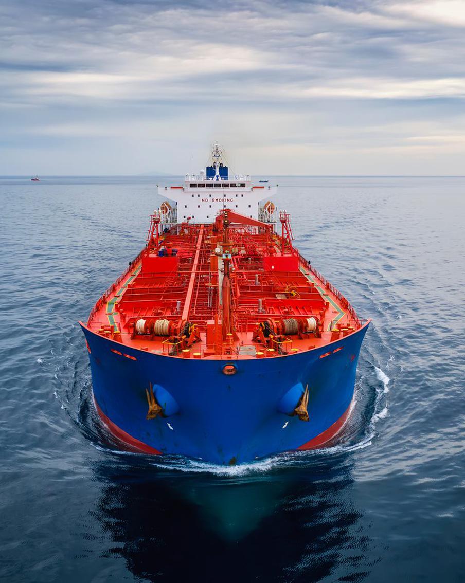 США обвинили хуситов в атаке двух нефтяных танкеров в Красном море