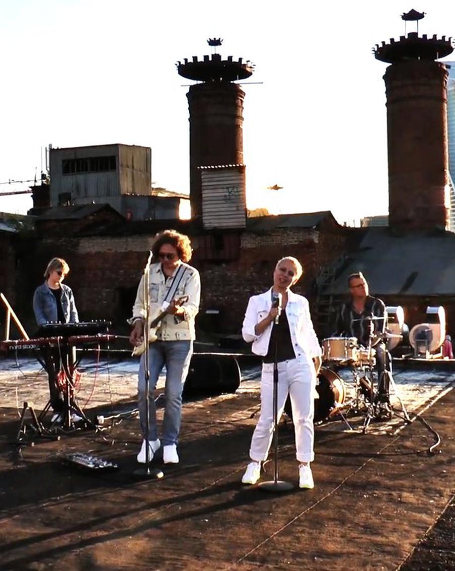 Коллектив "Южный Полюс" выпустил авторское исполнение песни Ветлицкой "Мальчики"