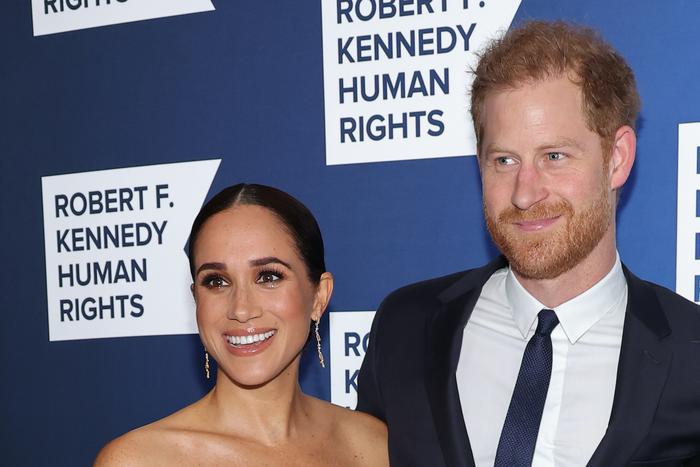 Королевский биограф назвал условия, при которых Меган Маркл сможет вернуться в королевскую семью