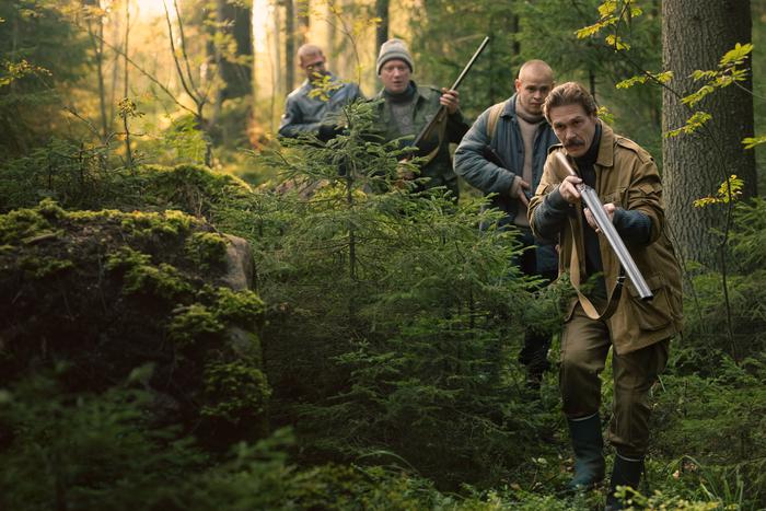 Юрий Быков расскажет лихую драму отца и сына. Metro побывало на съёмочной площадке сериала "Лихие"